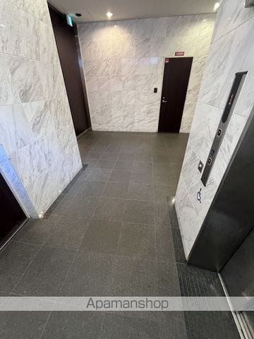 CASSIA福島駅前の玄関写真