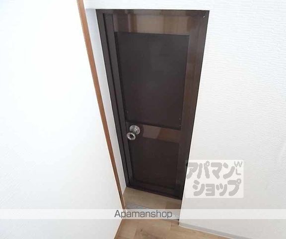 平安モータープールの内装写真