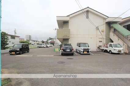 シャンシュール松山[2LDK/50m2]の駐車場