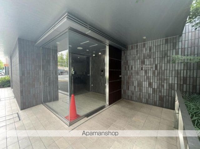 AーSTANDARD芝浦の玄関写真
