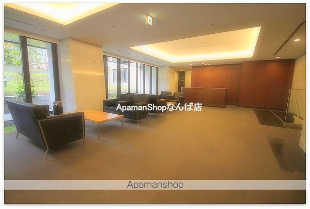 KDXレジデンス本町橋の玄関写真