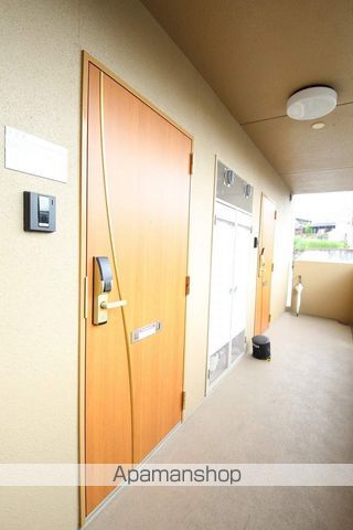アルストロメリアの玄関写真