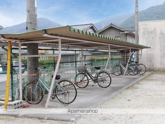 ビレッジハウス新見2号棟の周辺写真