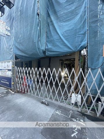 アストロ上本町の玄関写真