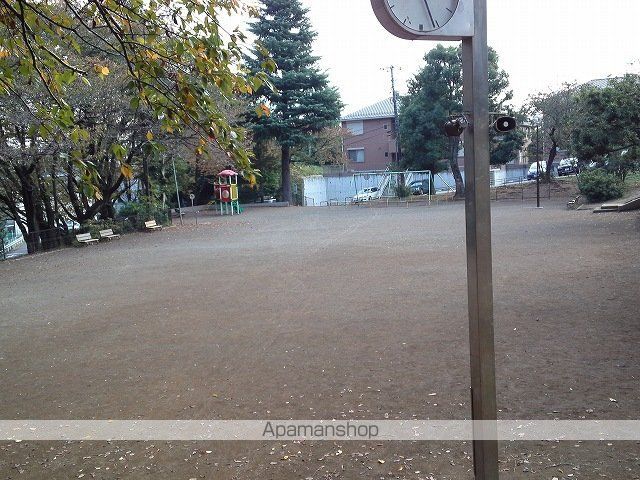 ショウウィングの周辺写真