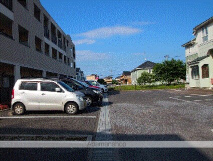 パルテールＢ[2LDK/55.71m2]の駐車場1