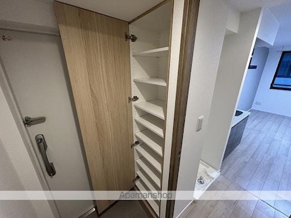 ラヴィエール清澄ガーデンテラス[1R/24.48m2]の玄関