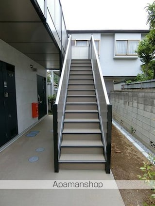 リブリ・高円寺[1K/26.08m2]のエントランス