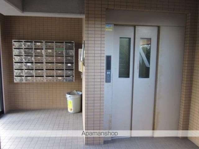 第75杉フラットの玄関写真