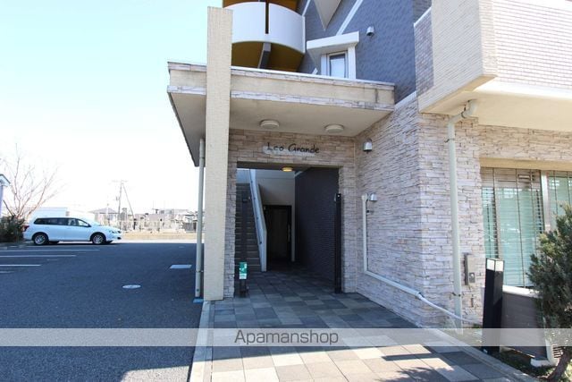 レオグランデの玄関写真