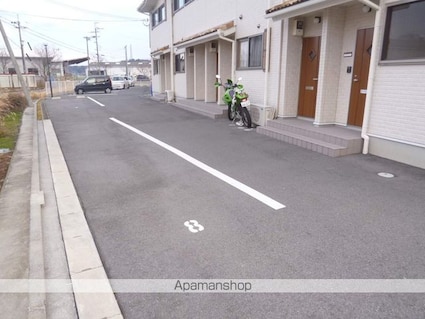 ブセナテラス２番館[2LDK/56.72m2]の駐車場2