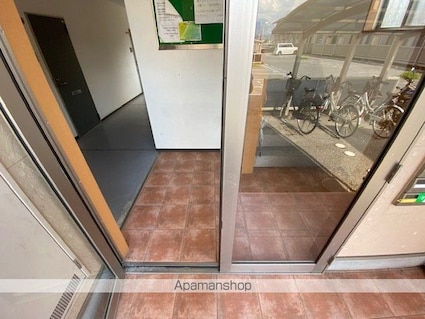 センチュリーワン[1R/32.66m2]のエントランス