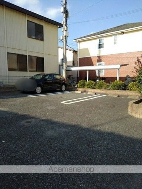 エレガンシア[1LDK/46.09m2]の駐車場