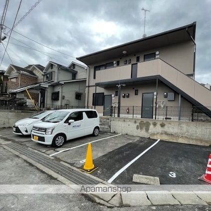 ルマロン[1LDK/40m2]の駐車場2