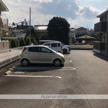 カーサＫｅｉⅢ[2LDK/57.57m2]の駐車場1