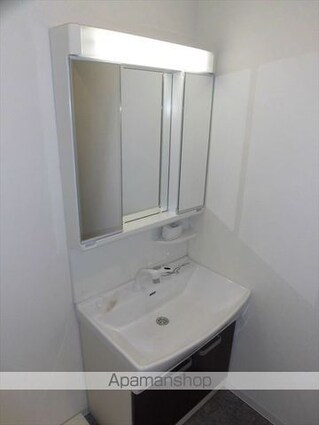 和歌山県和歌山市本町２丁目[1K/38.84m2]の洗面所