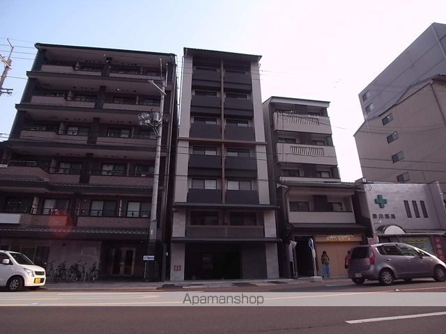 STANDZ今出川通の外観写真