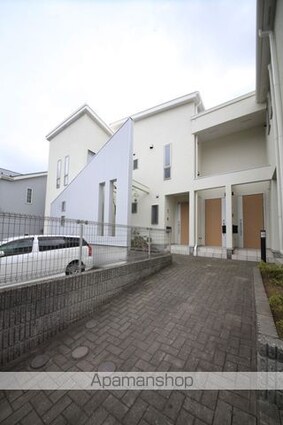 レイナスＡ棟[2LDK/55.9m2]のエントランス