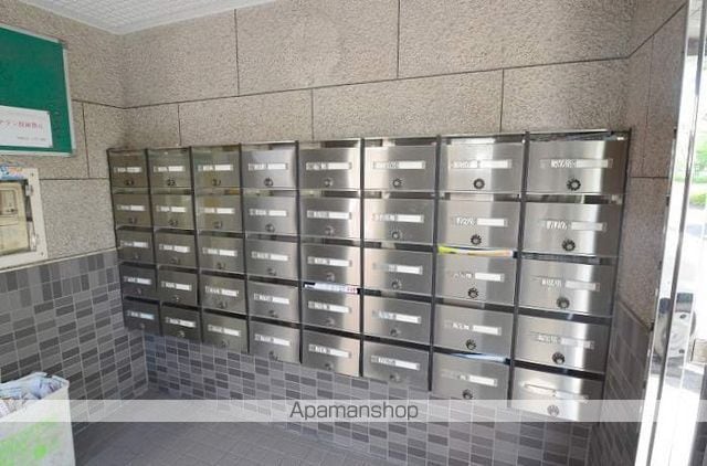 カルチェコート鴨池の玄関写真
