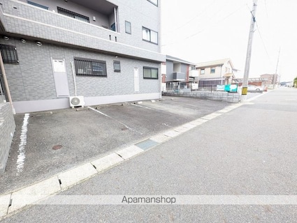 グレースハイツ岩崎[3DK/60.78m2]の駐車場2