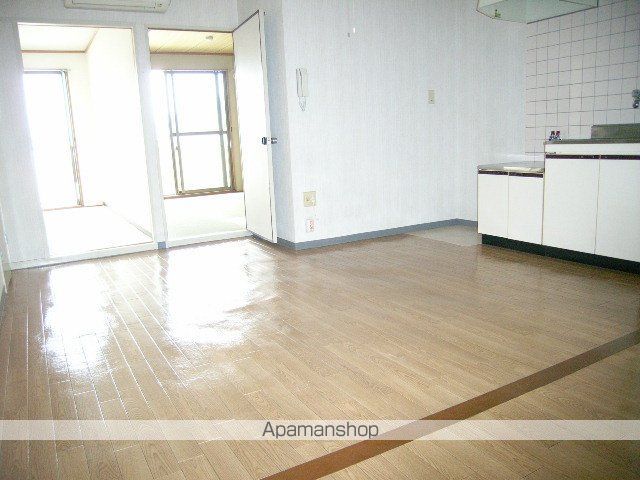アルファ千草瀬戸の内装写真