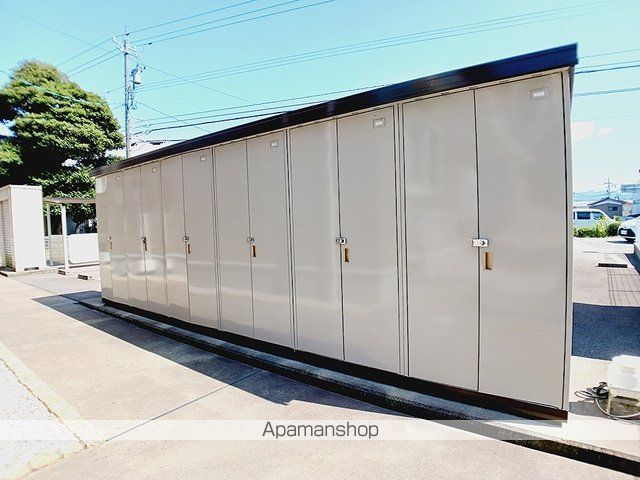 Qウエスト三輪の内装写真