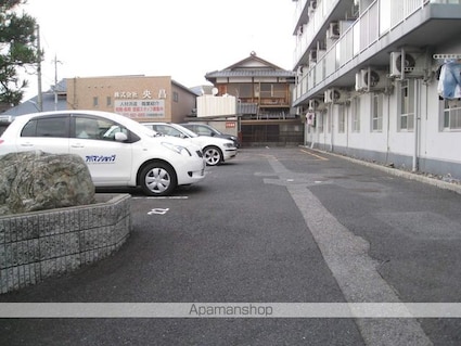 ＥＭ１０２２[1K/22m2]の駐車場2