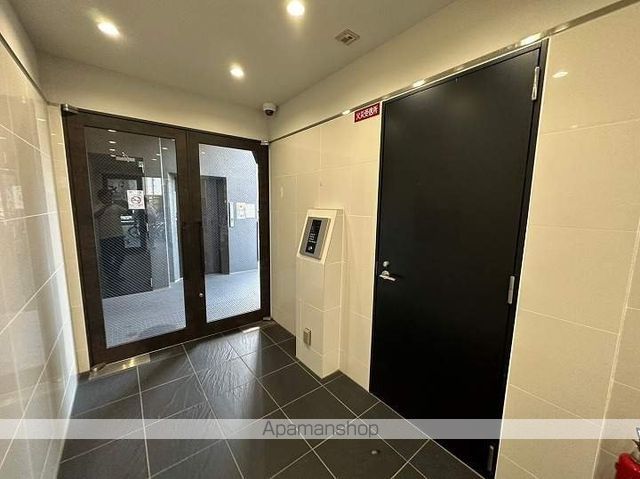 U−RO鶴橋駅前の玄関写真