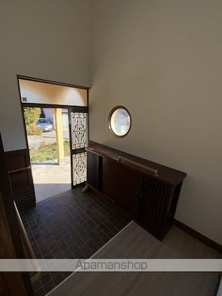 田中住宅[6DK/98.03m2]の玄関