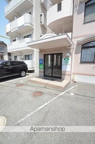 アメニティカネイチIIの玄関写真