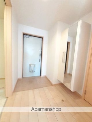 ヴィアーレ　光南[1LDK/47.6m2]の玄関