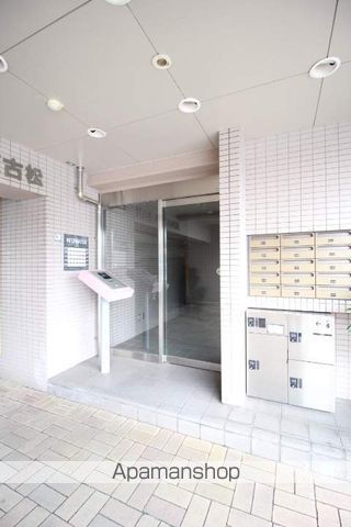 パルロイヤル東古松の玄関写真