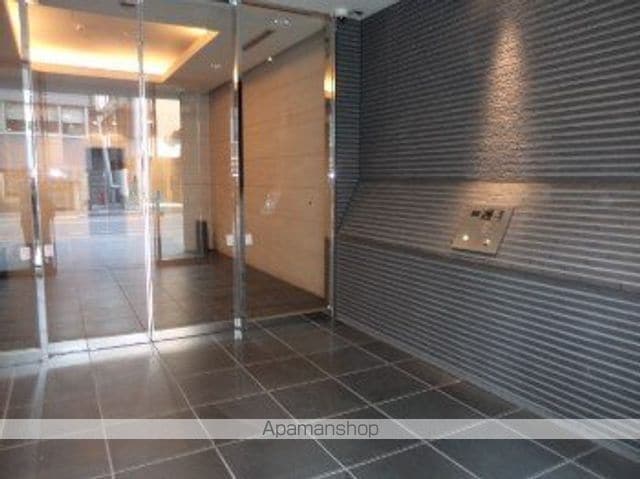 レジディア市ヶ谷IIの玄関写真