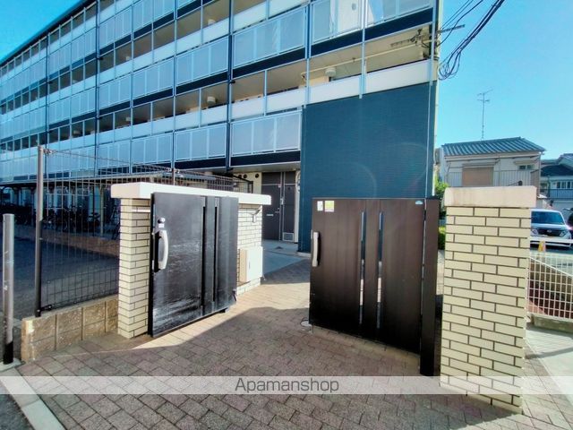 レオパレスライズ フリーの玄関写真