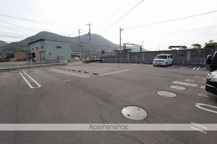 香川県高松市鶴市町[2LDK/54.85m2]の駐車場