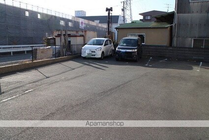 レオパレスＫＡＮＡＭＥ[1K/19.87m2]の駐車場