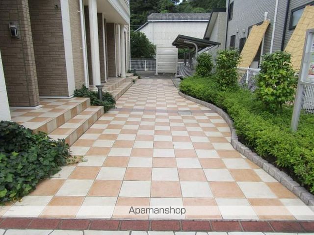 アクティフ長府IIの玄関写真