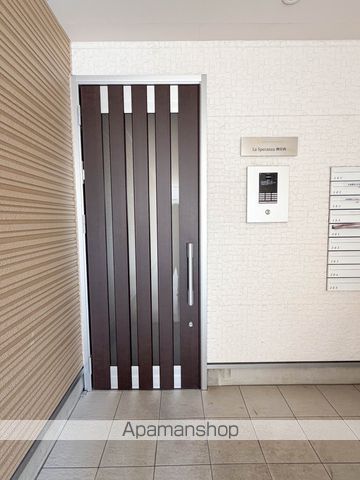 LA SPERANZA神宮西の玄関写真