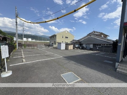 レオパレス隼Ⅱ[1K/21.81m2]の駐車場1