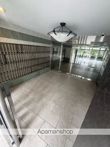 エスリード新梅田の玄関写真