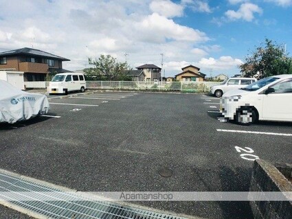 レオパレスコンフォール[1K/23.18m2]の駐車場