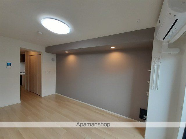 シャルモン深野 WESTの内装写真