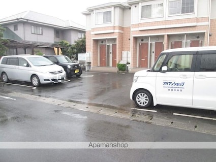 スターリバー[1K/31.57m2]の駐車場1