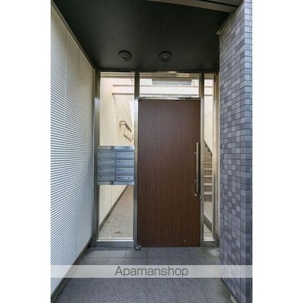 プティ・ピスィーヌ[1LDK/40.75m2]のエントランス