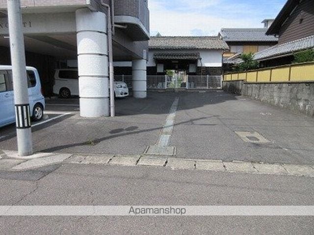 【岐阜市六条東のマンションの写真】