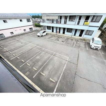 ＰＡＬＡＣＥ　ＢＬＵＥ　ＳＫＹ　Ａ[2DK/45.5m2]の駐車場2