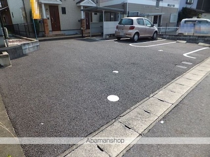 グランシャリオ[2LDK/60.45m2]の駐車場