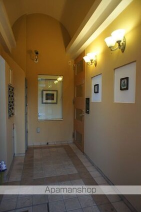 東京都世田谷区松原６丁目[1R/30.48m2]のロビー1