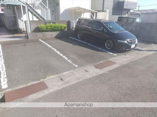 プレジール湯川[1DK/29.42m2]の駐車場