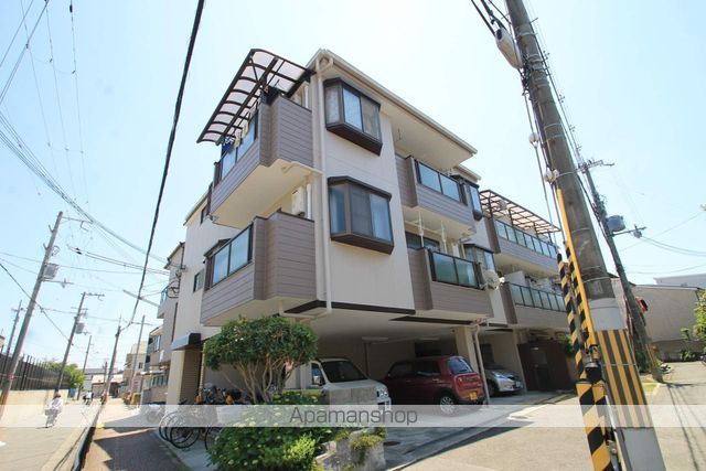 マンション長栄の外観写真